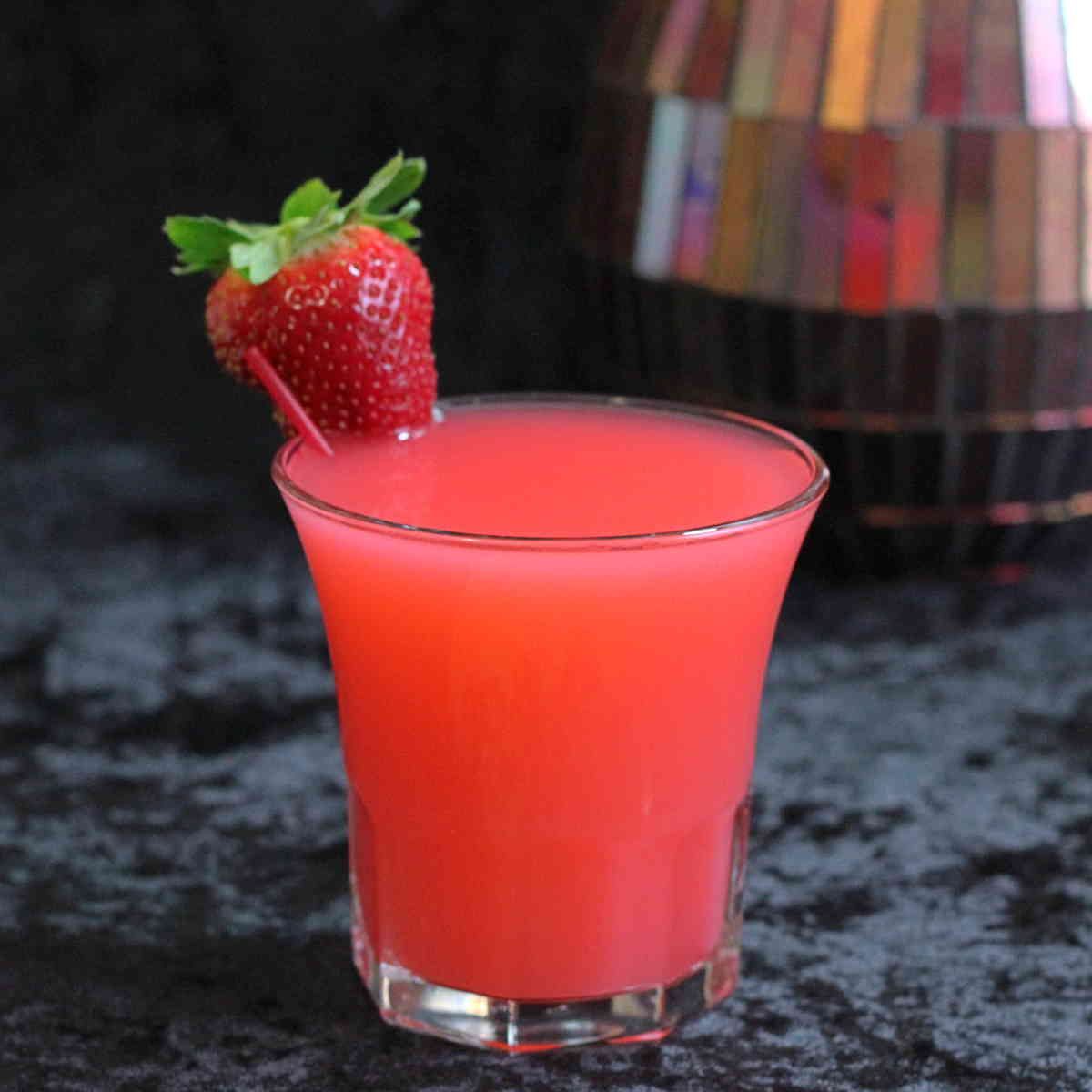 Strawberry Blonde Drink Recipe